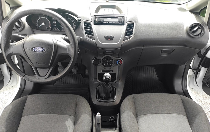 Ford Fiesta cena 32500 przebieg: 134000, rok produkcji 2015 z Brzozów małe 631